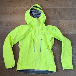 Arc'teryx Alpha SV Women's Small (S) - Titanite